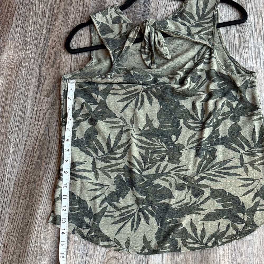 Old Navy Black and Tan Leaf Print Tank Top - Picture 8 of 8